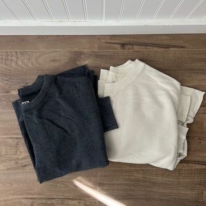 2 PACK sweatshirts